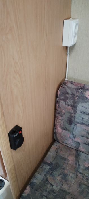 Rulota înmatriculată doua corturi mover baterie super utilata asig. valabila gata de plecare fiscal pe loc încălzire pe gaz frigider pe gaz, 220v 12v