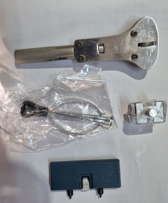 Часовникарски инструменти