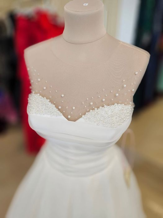 Vand rochie de mireasa