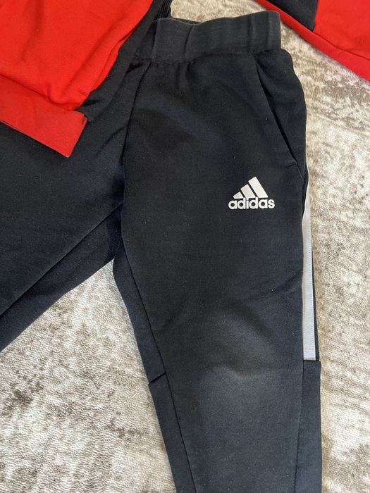 Екипче Адидас 3-4г.