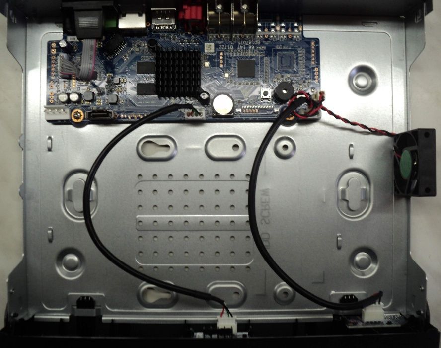 XVR 4 canale Pentabrid 4K 5Mp HDCVI NOU (fara HDD) XVR Penta