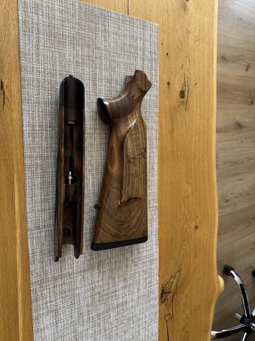 Приклад за blaser r8