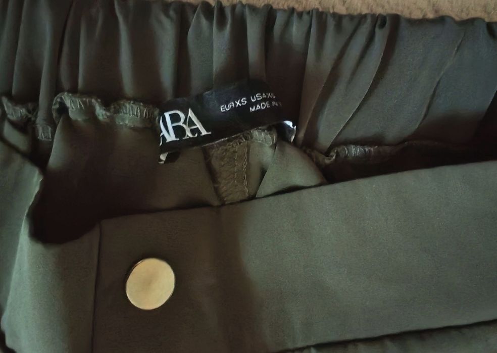 Pantaloni Zara marimea XS,purtati o data, impecabili.