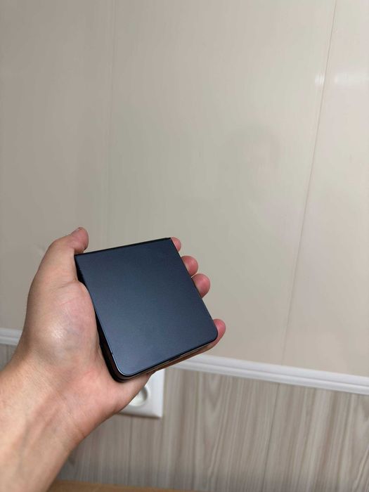 GALAXY Z FLIP 7 12/256 каробка документ IMEI 1-2 очилган. 8.5 миллион.