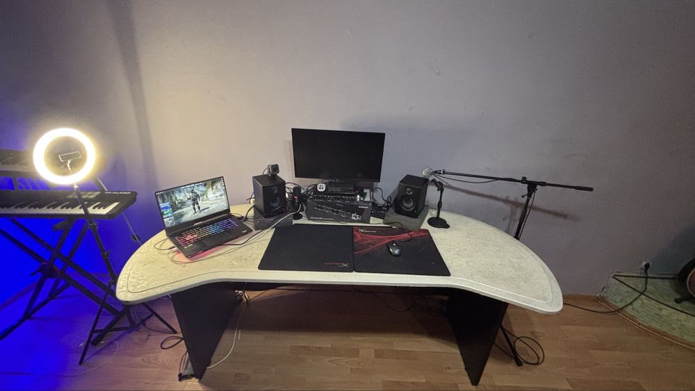 Компьютерный / офисный стол