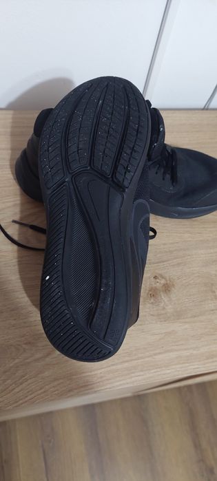 Vând adidas Nike