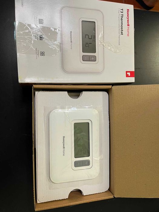 Termostat cu fir Honeywell Home T3C110AEU T3, programabil pe 7 zile - Alb