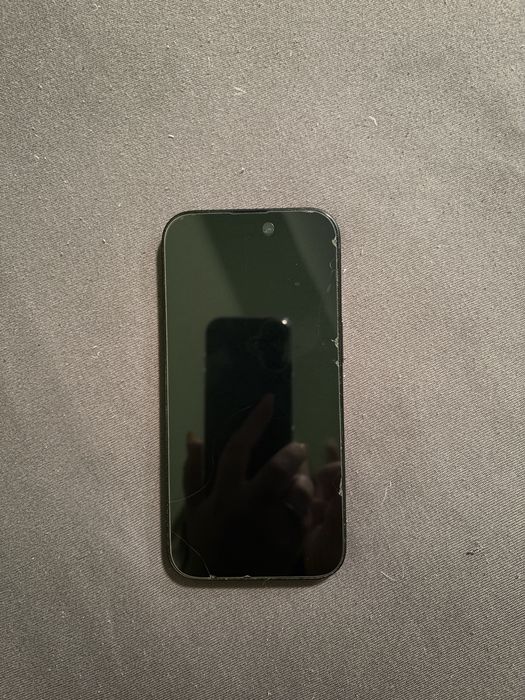 iPhone 15 128 GB – Stare excelentă, baterie 89 %, liber de rețea