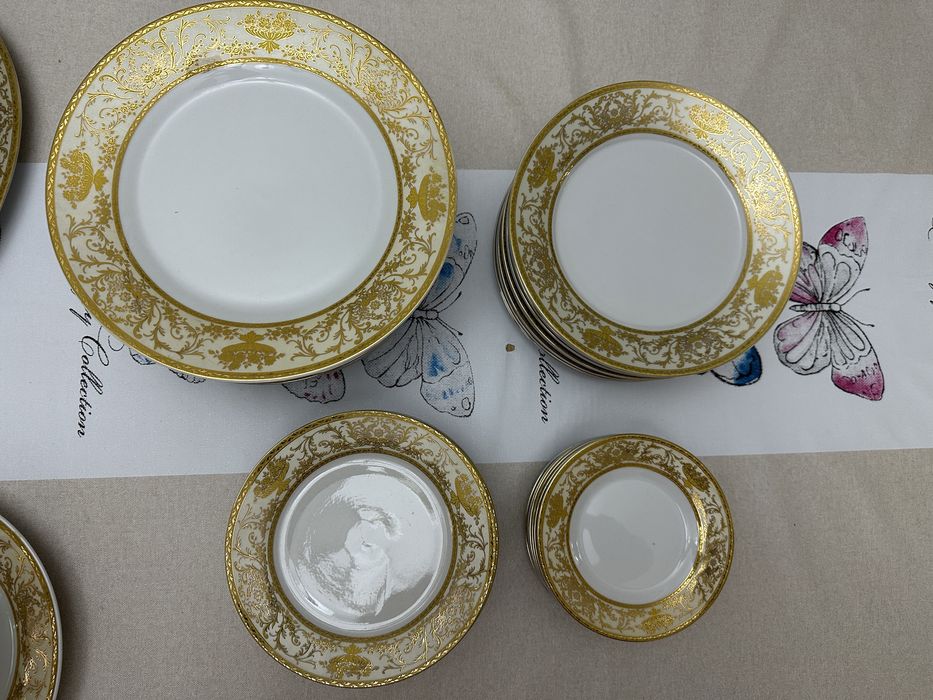 Продается столовый сервиз