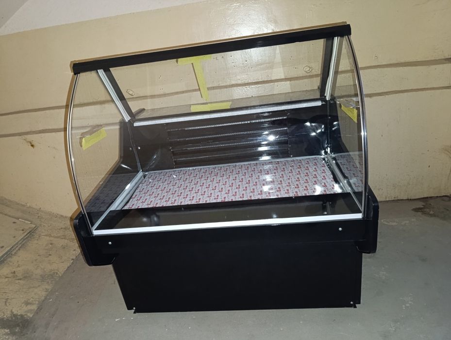 Витрина холодильник