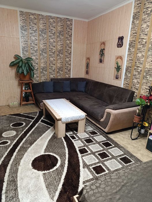 Разтегателен ъглов диван