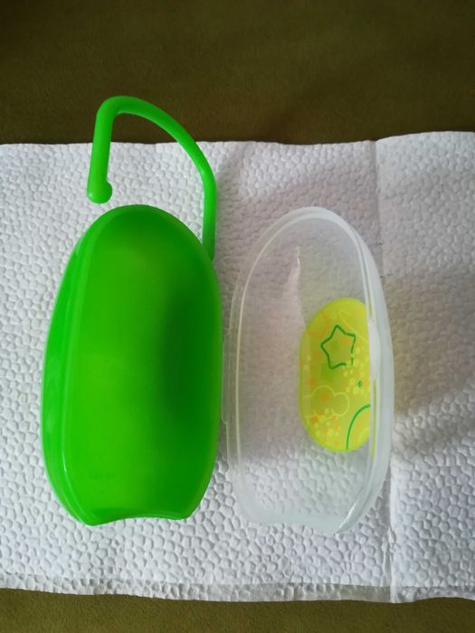 кутийка за 2 броя залъгалки chicco