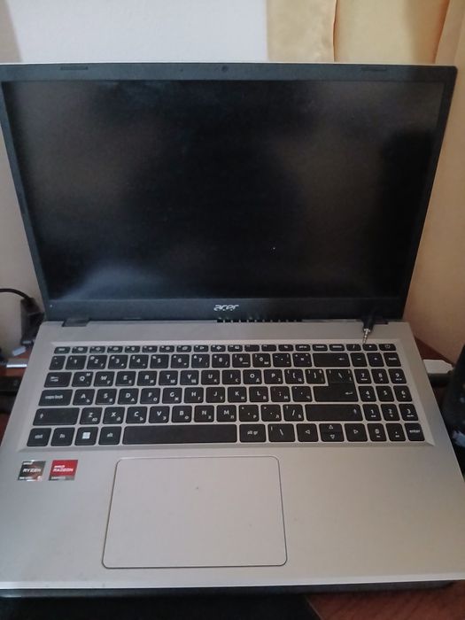 Продавам лаптоп Acer