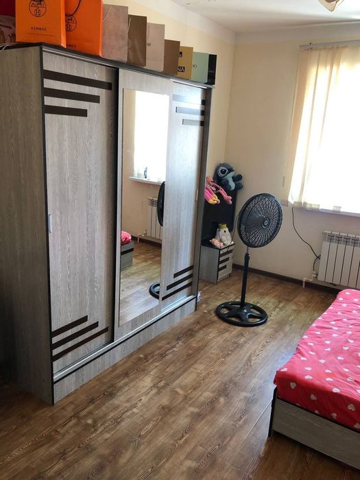 Tosh vil Yangiyoʻl shahrida oʻzimga tegishli yangi qurilgan kvartira..