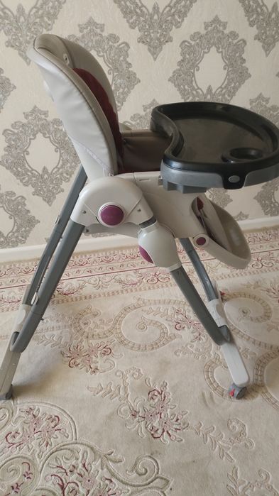 Б/у. Кормящий стол продаётся срочно