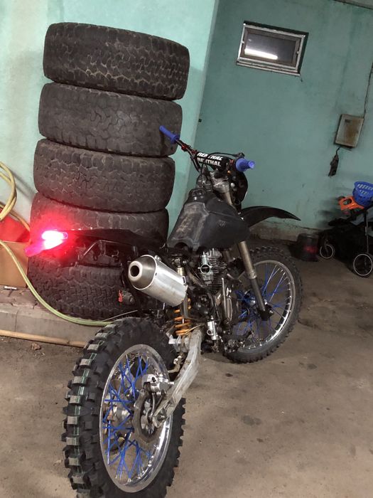 Продам эндуро 06 250