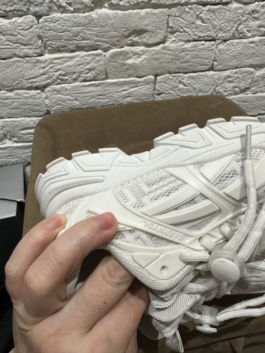 Кросовки белые летние