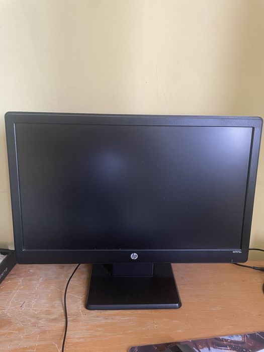 Монитор хороший HP