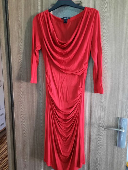 Vand rochie marime M, Mango