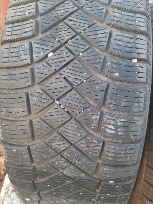 Продам шины 215/65/16 пирелли