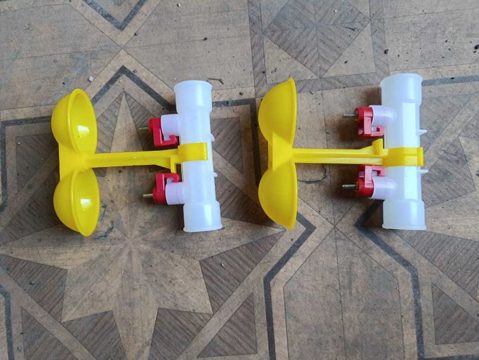 Ниппельные поилки для кур, перепелов.