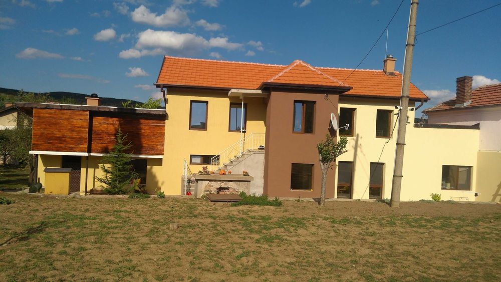 Продава се Къща в с. Кирилово, Област Стара Загора - 180 кв.м за 1100 €/кв.м - Снимка #1