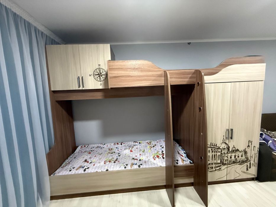 Продам двухярусную кровать