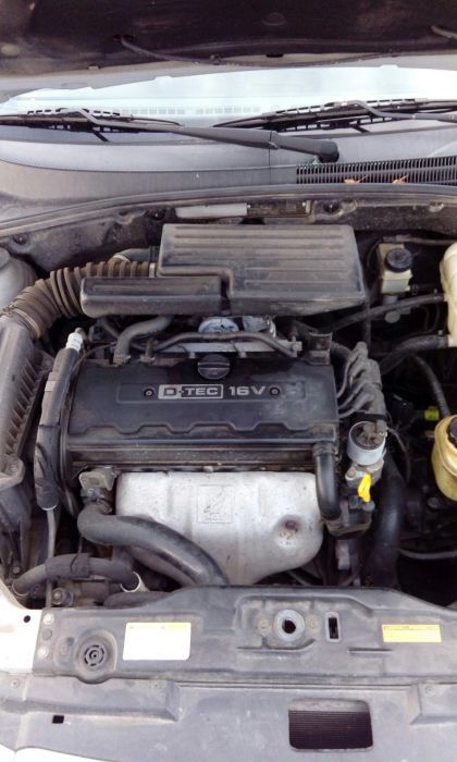 Део Лачети на части