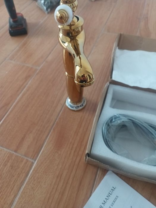 Baterie / robinet / lavoar /chiuvetă