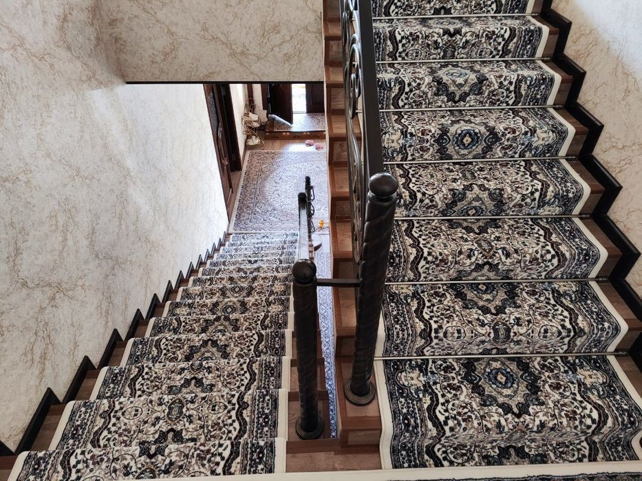 Gilam kesish va tikish