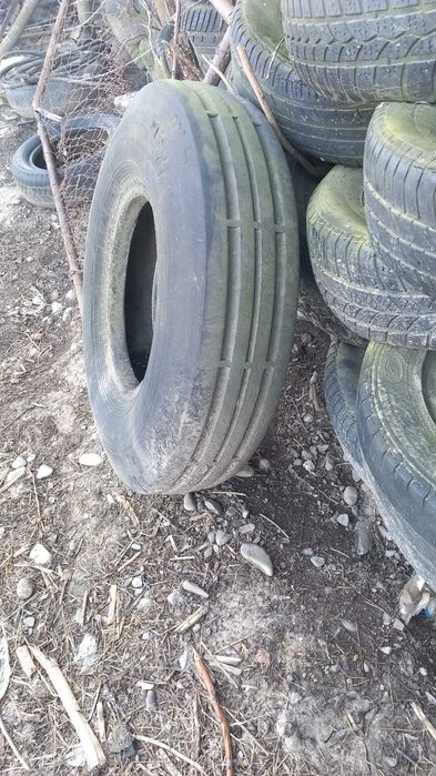 Cauciucuri  11,2r28.o roata de spate de u650. 8,25r15 trailer