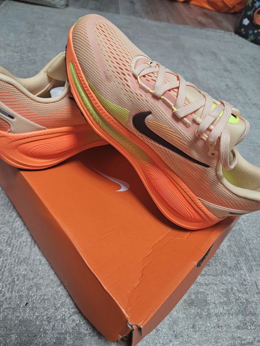 Беговые красовки Run zoomx