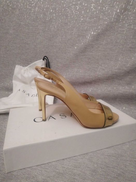 Продам босоножки от CASADEI