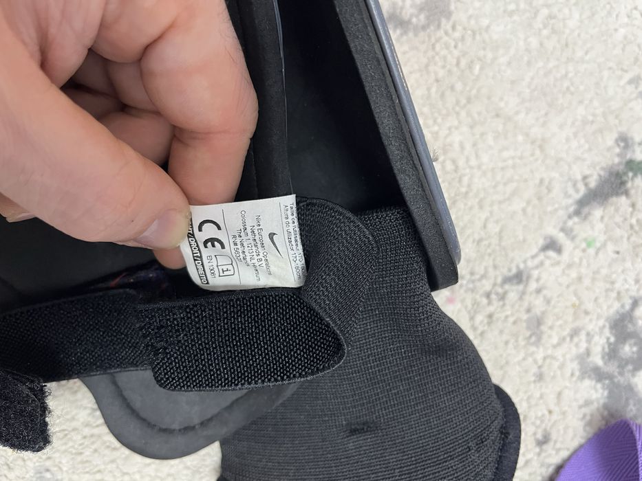 Apărători fotbal Nike Charge