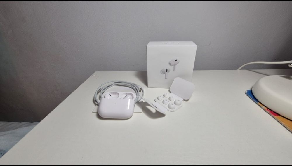 Vând caști AirPods pro 2