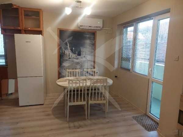 Дава се под наем Тристаен апартамент в Пловдив, Център - 70 кв.м за 598.23 € - Снимка #2