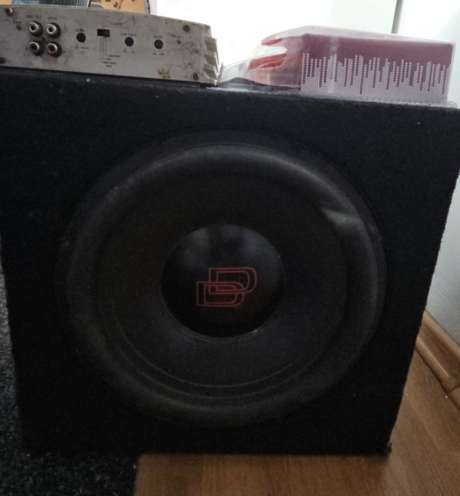 Amlpificator + subwoofer +Kit instalare