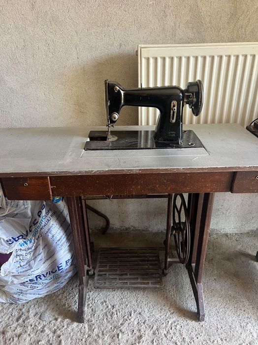 Mașină de cusut Casnica Cugir