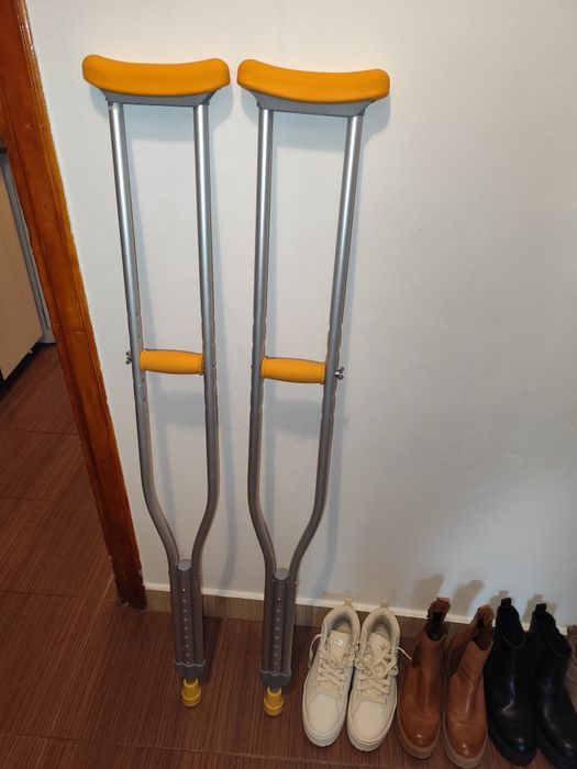 Vand carje reglabile pe marime de la 1,50 la 1,70 m