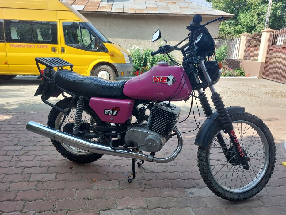 Motocicleta MZ ETZ 250