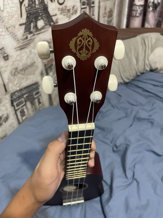 Продам новую укулеле