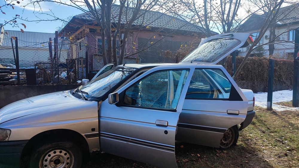 Продам форд эскорт на запчасти