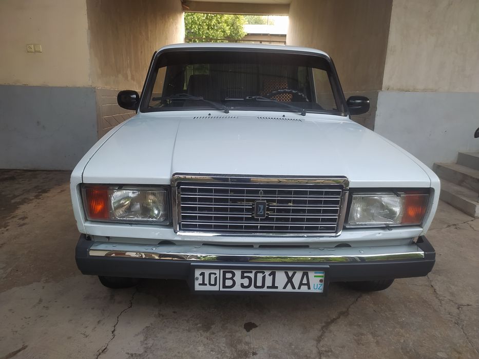 Vaz 2107 sotiladi