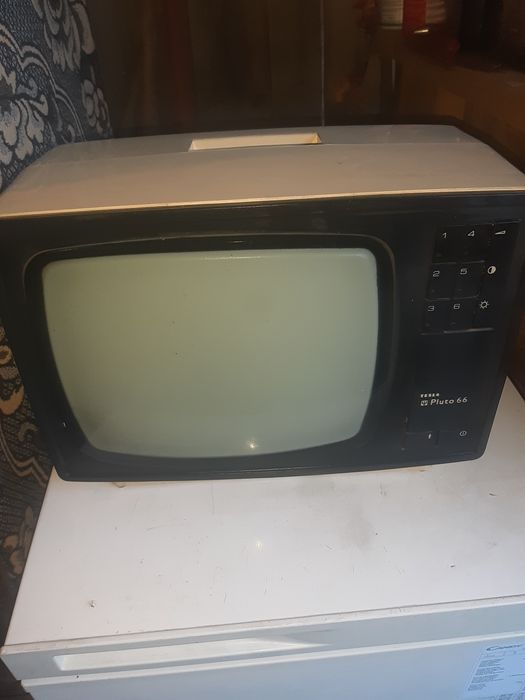 Televizor pluto de colectie