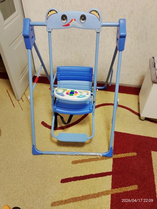 Качеля детская в хорошем состоянии