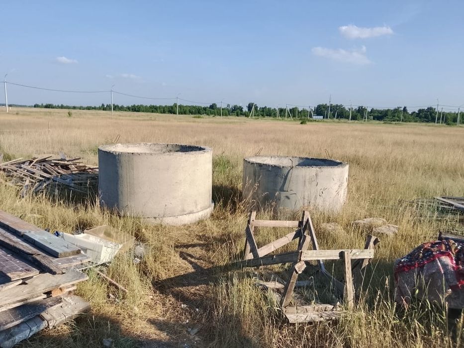 Продам недостроенный дом с времянкой