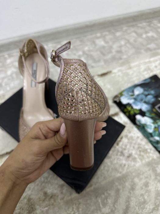 Босоножка туфли каблук