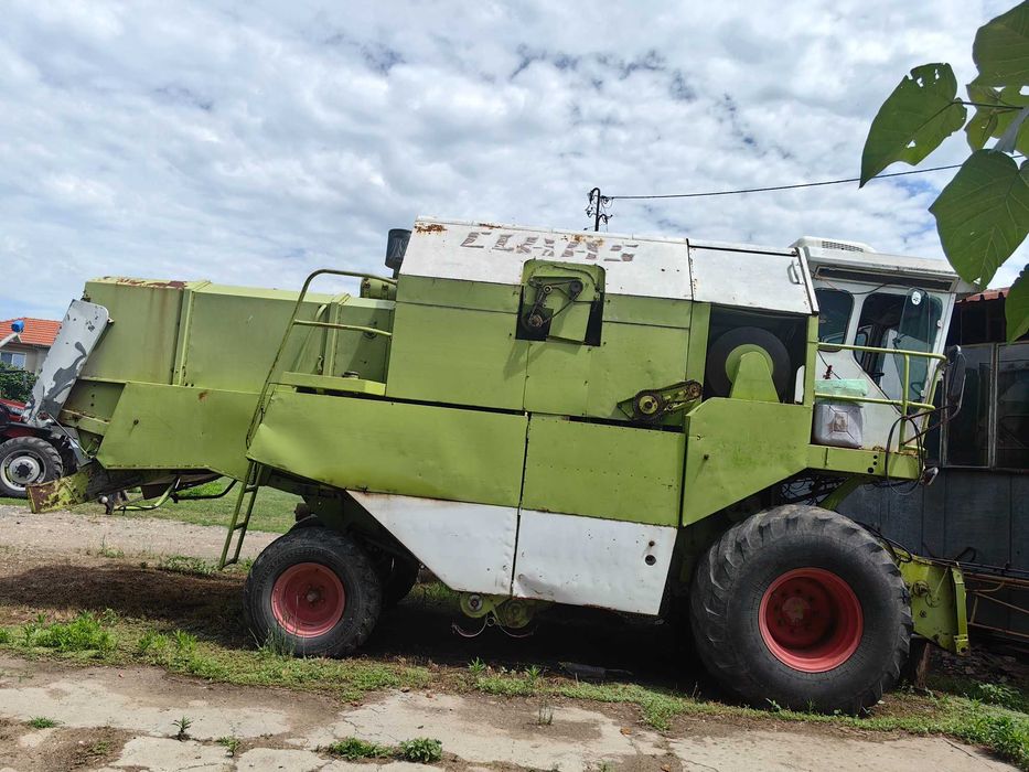 Комбайн КЛАС доминатор 106