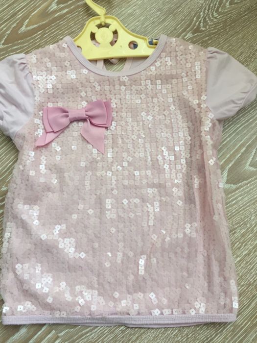 комплект- блузка и къси панталонки