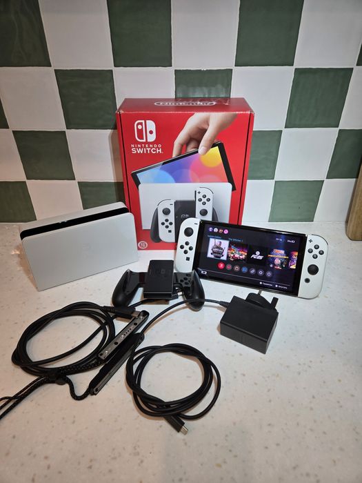 Nintendo Switch OLED белая, прошитая (чип), 256 ГБ, полный комплект